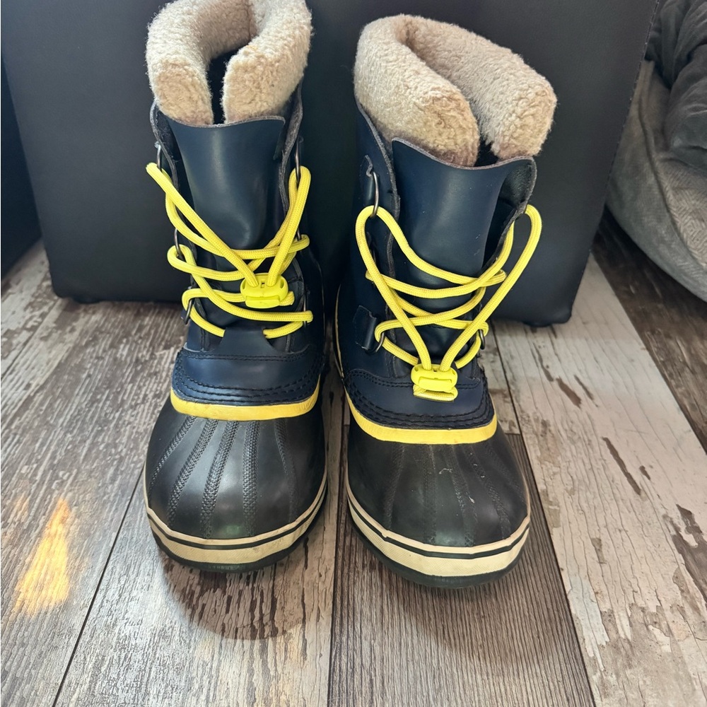 Kids Waterproof Winter Boots - Black and Yellow